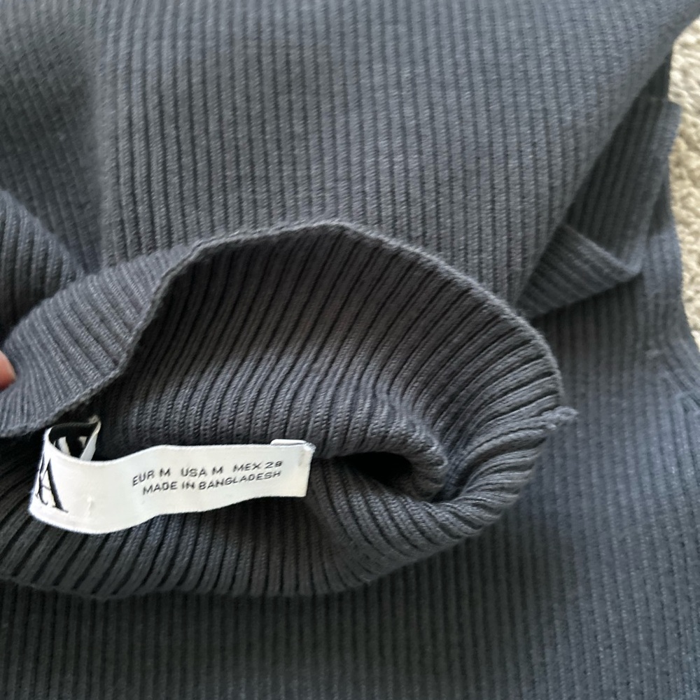 3/$20- Zara Ribbed Top - Picture 3 of 3